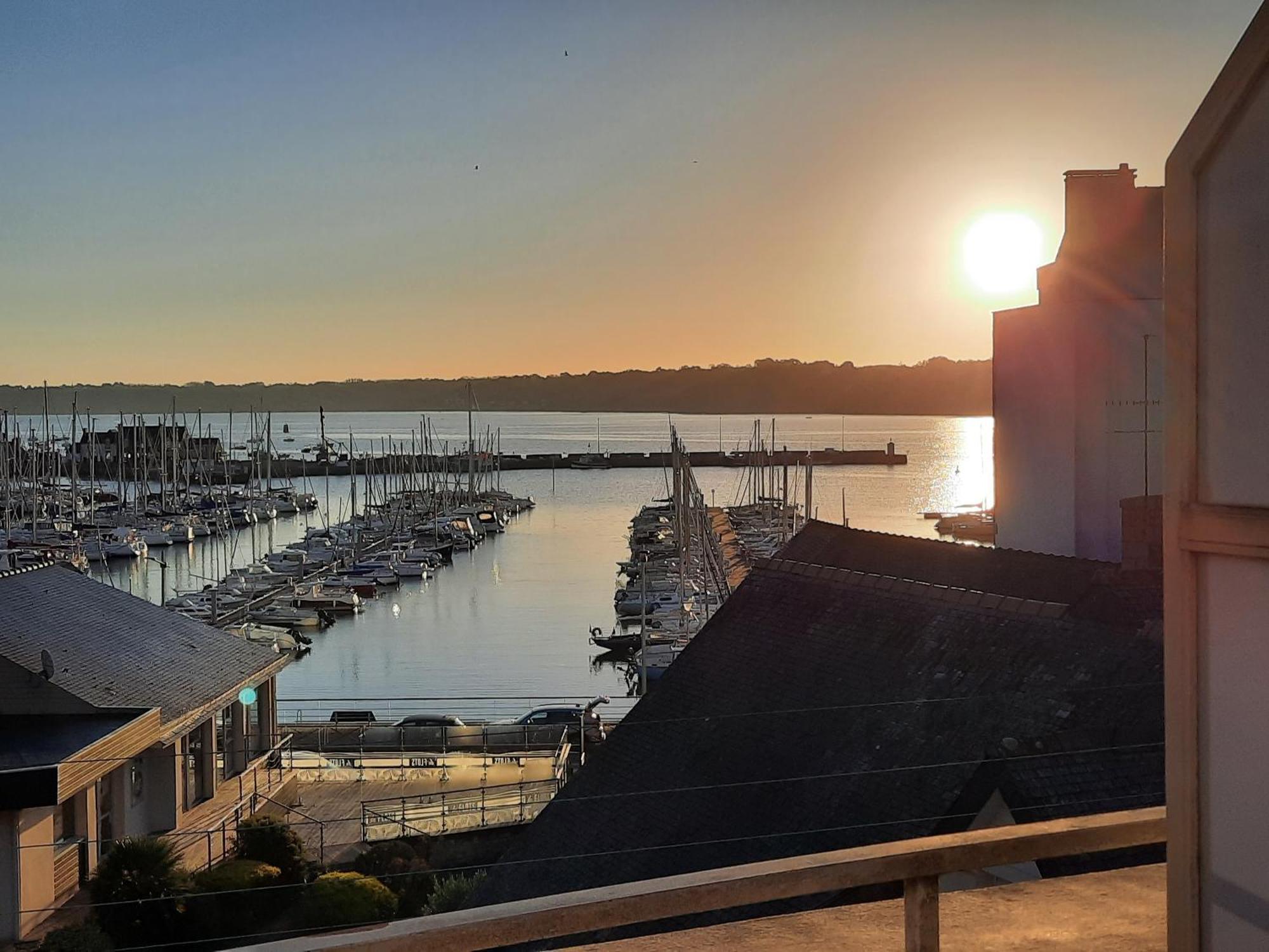 Au Bon Accueil Hotel Perros-Guirec Bagian luar foto
