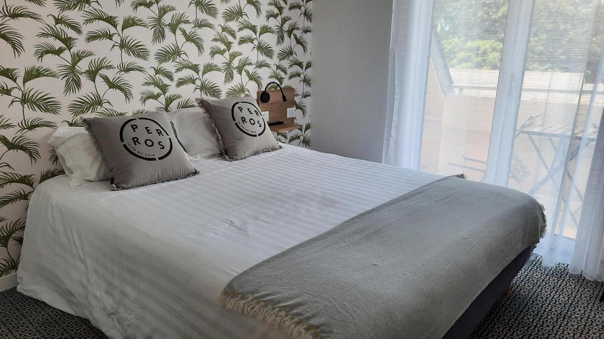 Au Bon Accueil Hotel Perros-Guirec Bagian luar foto